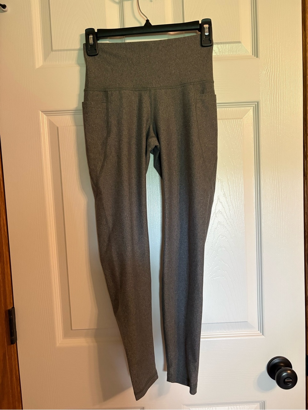 Old Navy Black High-Rise Active Leggings with Side Slip Pockets
